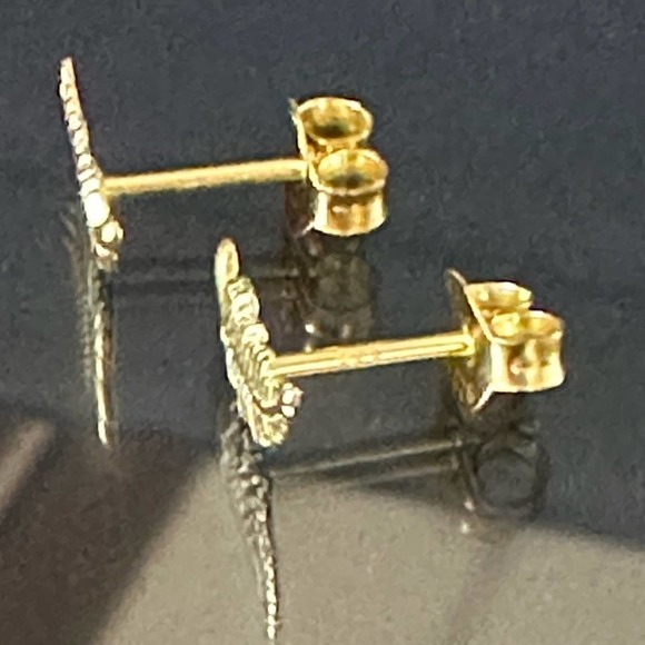 14k Gold Vermeil Leaf Stud Earrings - Picture 7 of 8